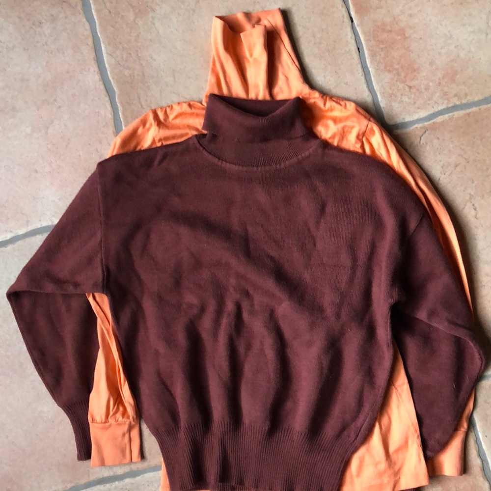 Bogner sweater/turtleneck. Sm. Vintage 90’s